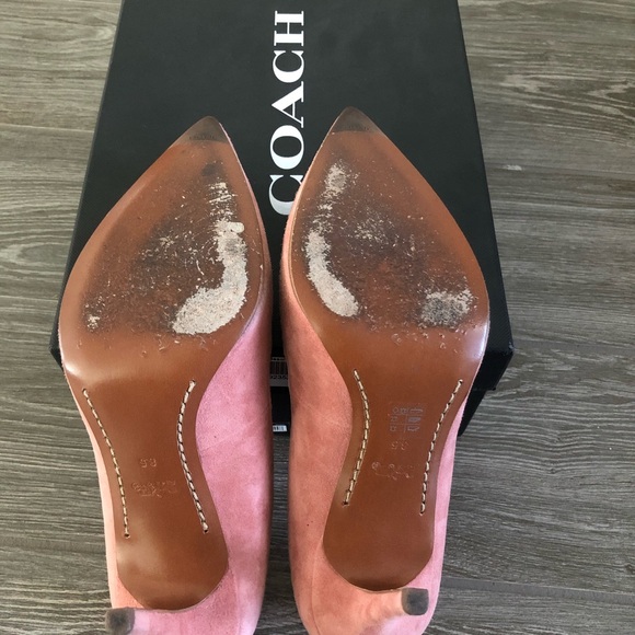 Coach Pumps - Picture 4 of 5